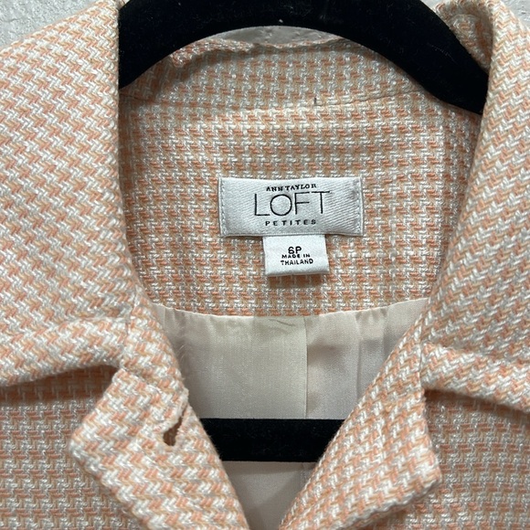 Vintage Ann Taylor Pink Houndstooth Trench coat with Contrasting Trim - Picture 7 of 10